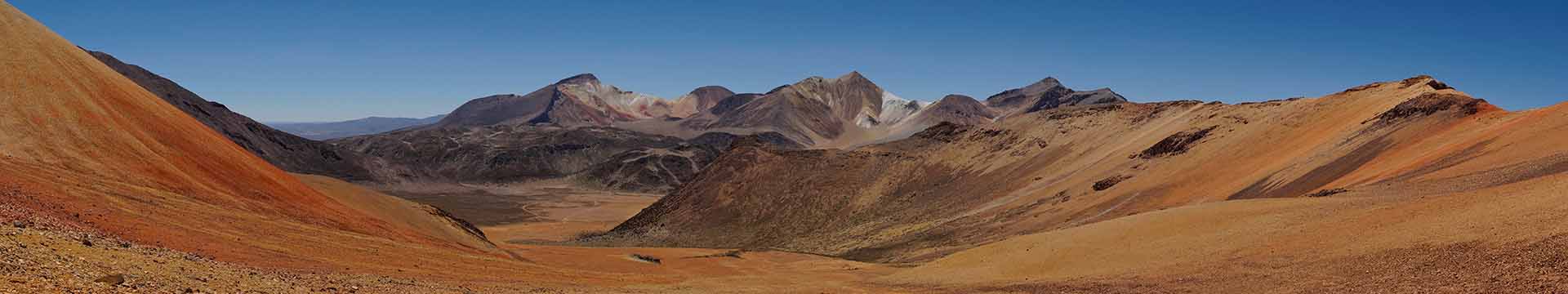 De bus gaat dwars door de Andes